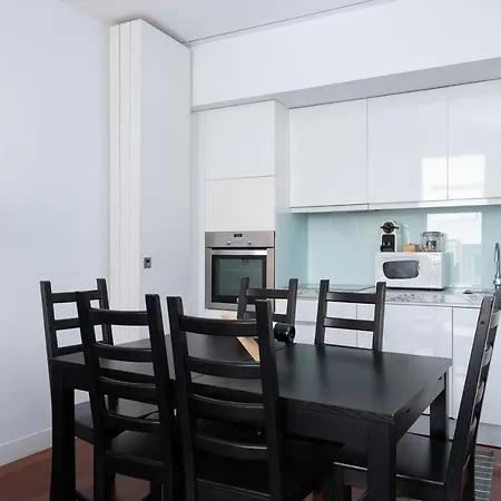 Apartamento Bright Modern Flats With Balcony - City Center Porto